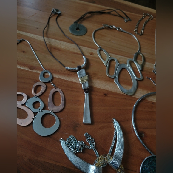Assorted Silver Jewelry Set - Picture 2 of 4